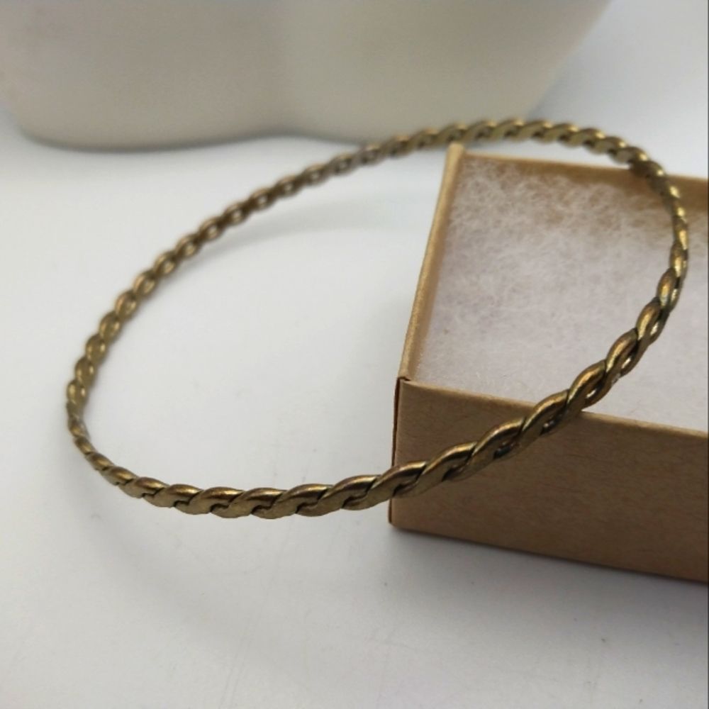 Gold toned‎ Celtic bracelet unisex